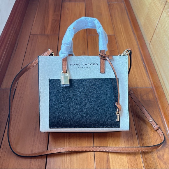 Marc Jacobs Black and Cream Satchel - Picture 3 of 4